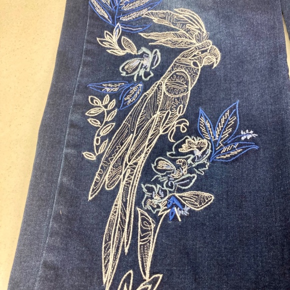 DIANE GILMAN EMBROIDED pull on JEANS - Picture 3 of 3